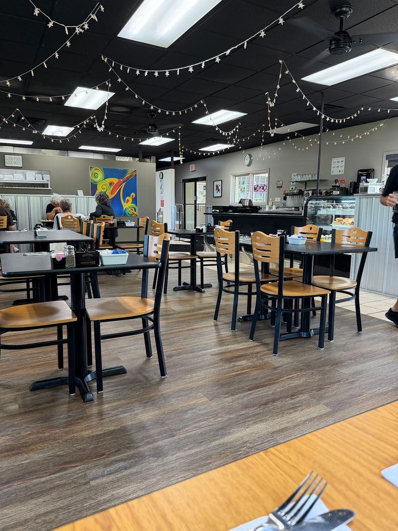 Sisters Cafe