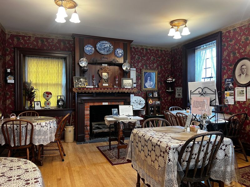 Trail Days Cafe and Museum: Lunch Inside a Pioneer Home