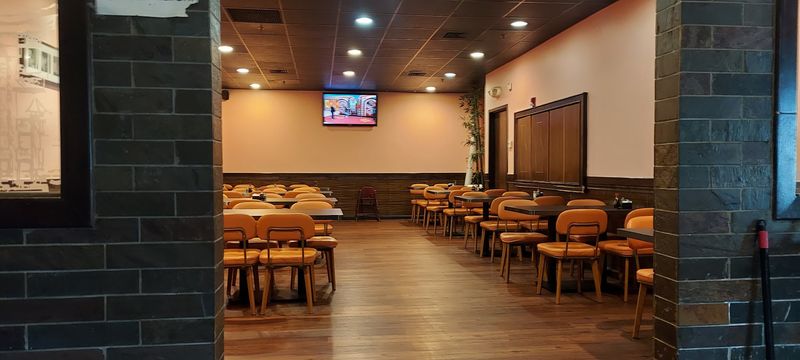 A Casual, Roomy Spot Built For Groups