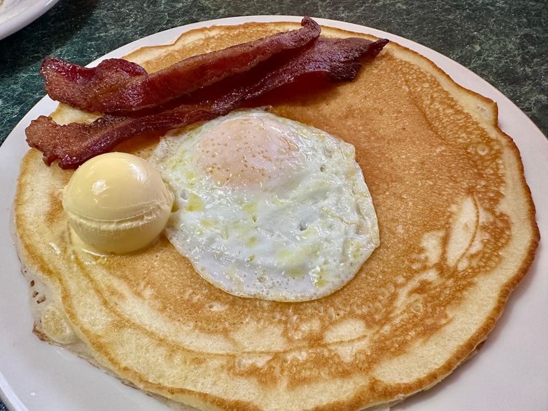 Breakfast All Day Means Nobody Has To Set An Alarm