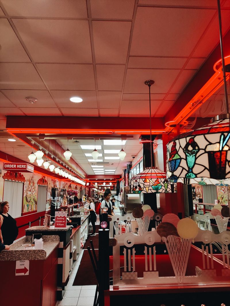 Sarris Candies