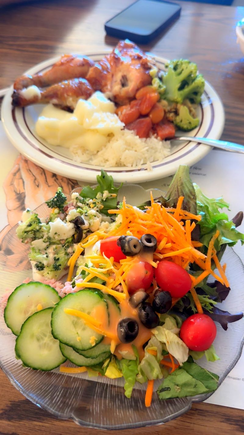 Soups and a Salad Bar Worth the Detour