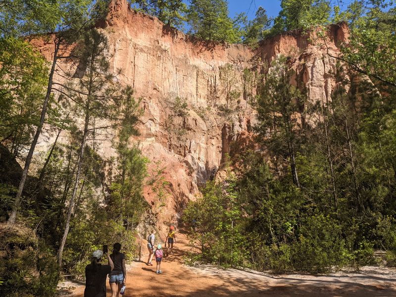 Hiking The Canyon Loop Trail From Rim To Floor