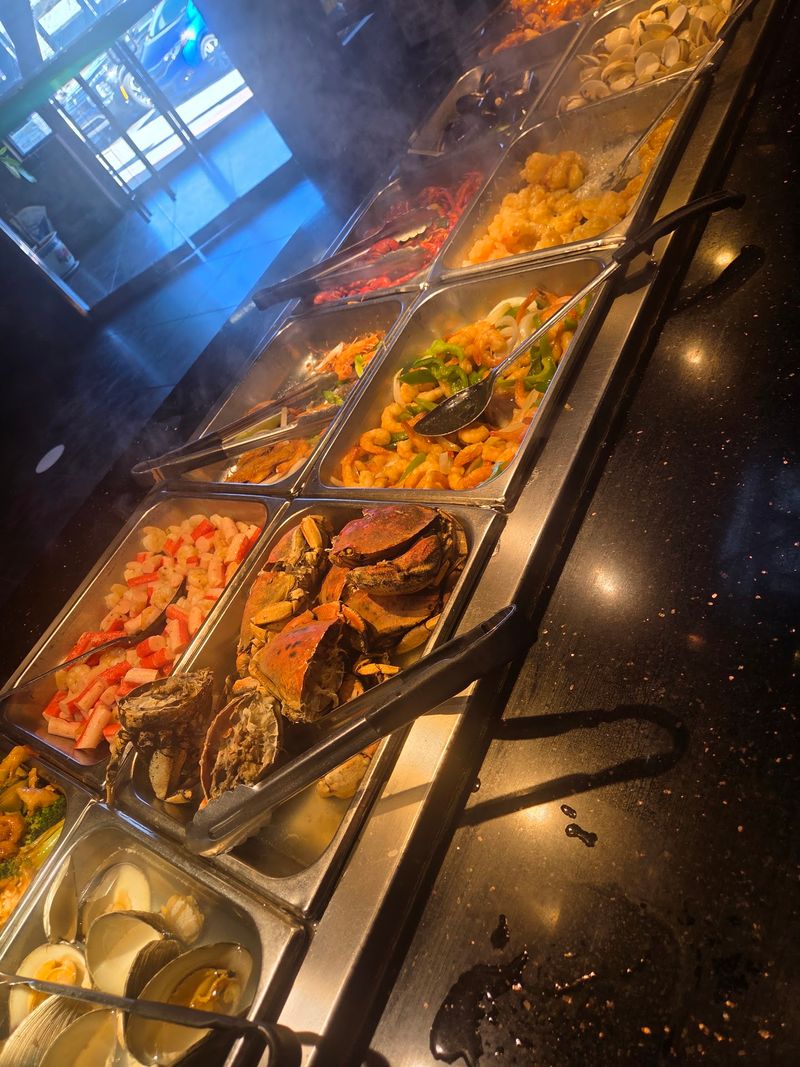Why This Seafood-Packed Buffet Earns A Spot On Your List