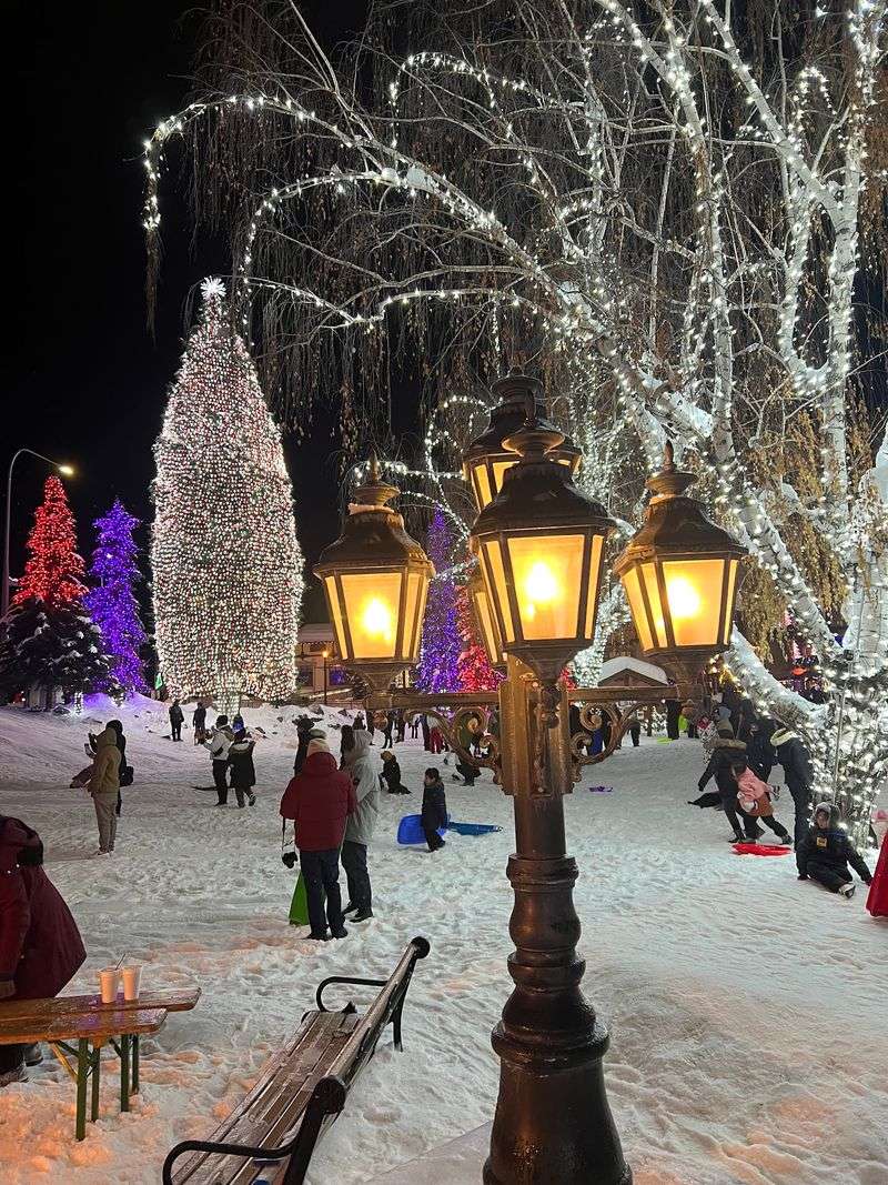 Leavenworth's 2026 Christmas Lights Shine From Thanksgiving Through February
