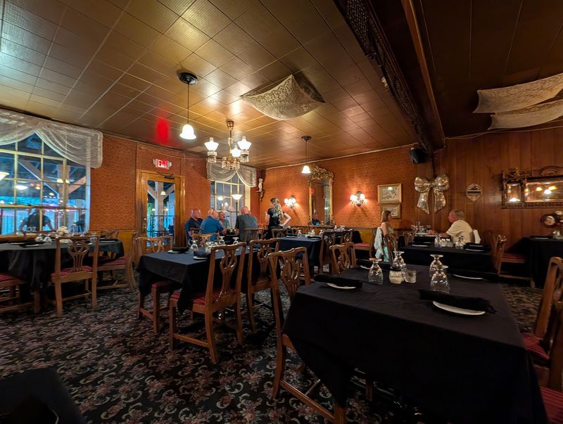 Guarino's Restaurant | Italian, Cleveland, OH