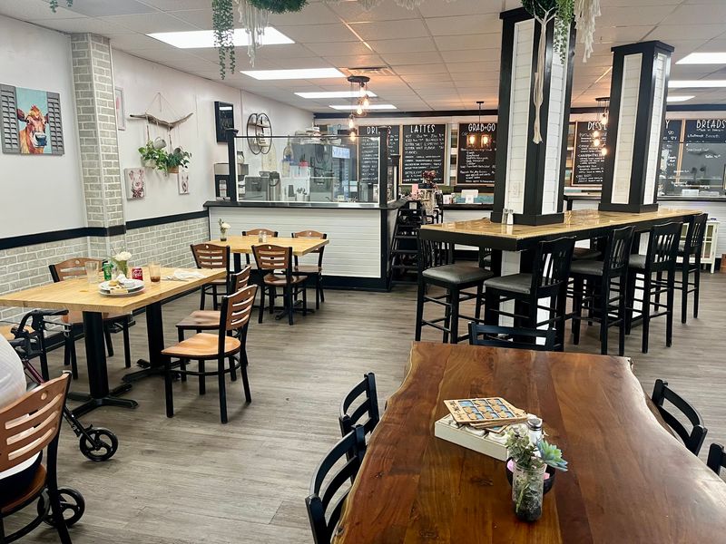 Sweet Oaks Bakery+Bistro, Collins