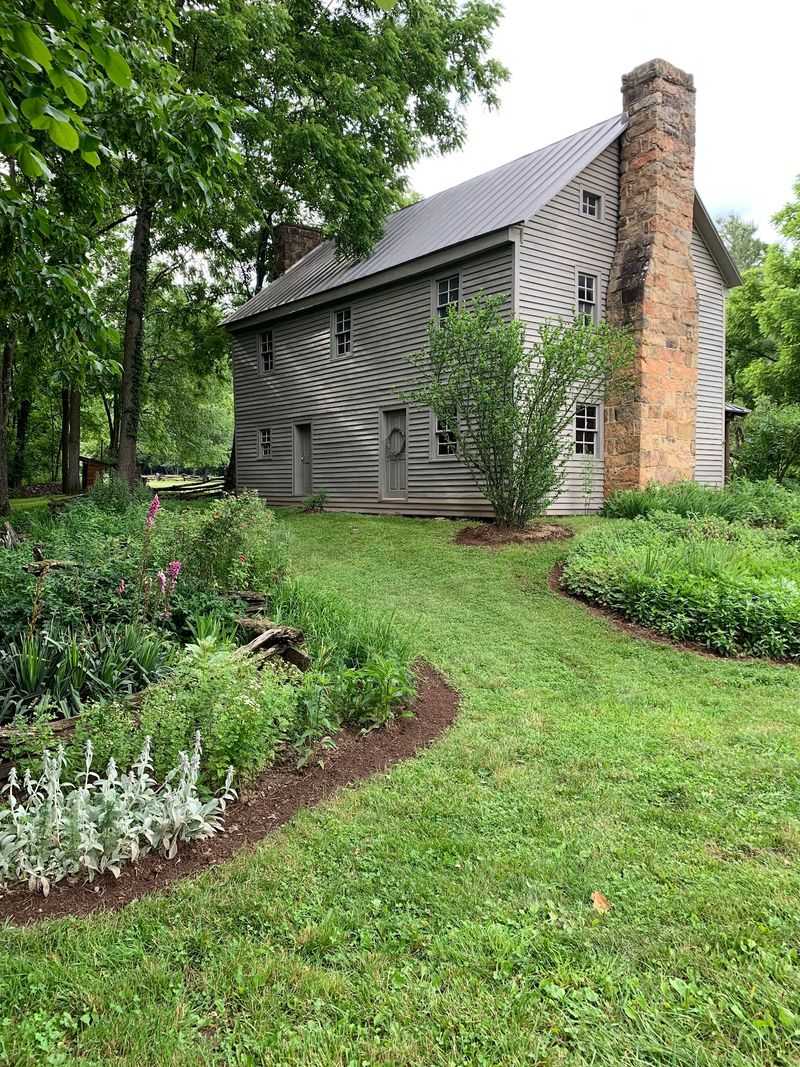 An 1839 Farmhouse Adds Old-Fashioned Charm To The Visit