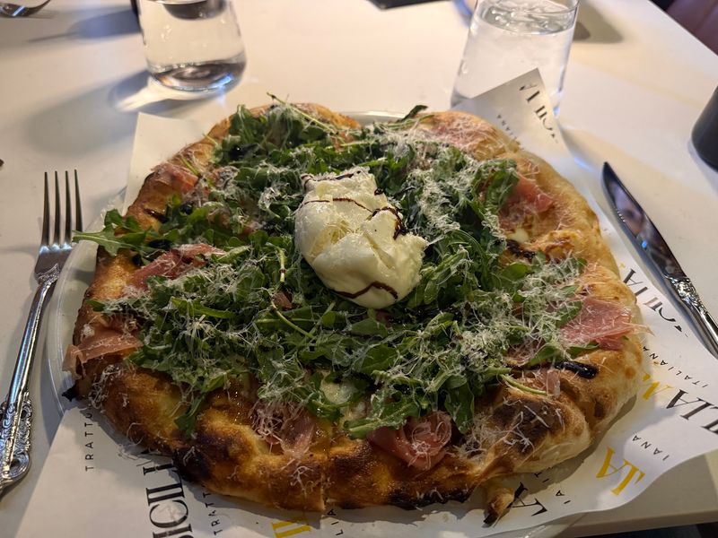 Wood-Fired Pizza Makes A Strong Case For Itself
