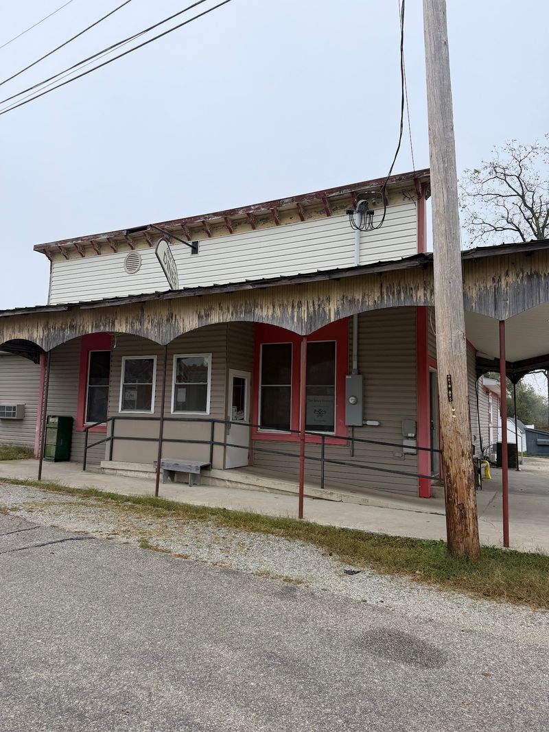 An Easy Detour Off I-74 That Feels A World Away