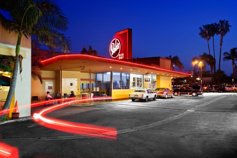 Friday Night Chrome and Weekend Carhops