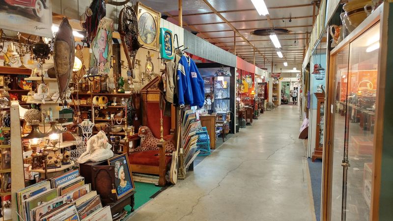 Pocono Peddler's Village Antique Mall