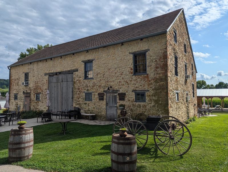 Historic Gehlen Stone Barn, St. Donatus