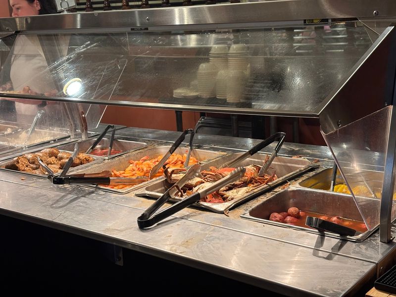 Lagneaux's Gives Seafood Room To Roam