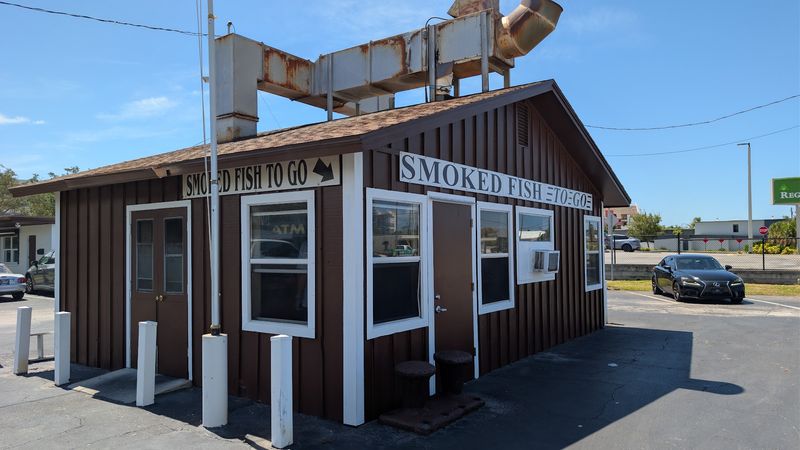 A Smokehouse on Pasadena Avenue South