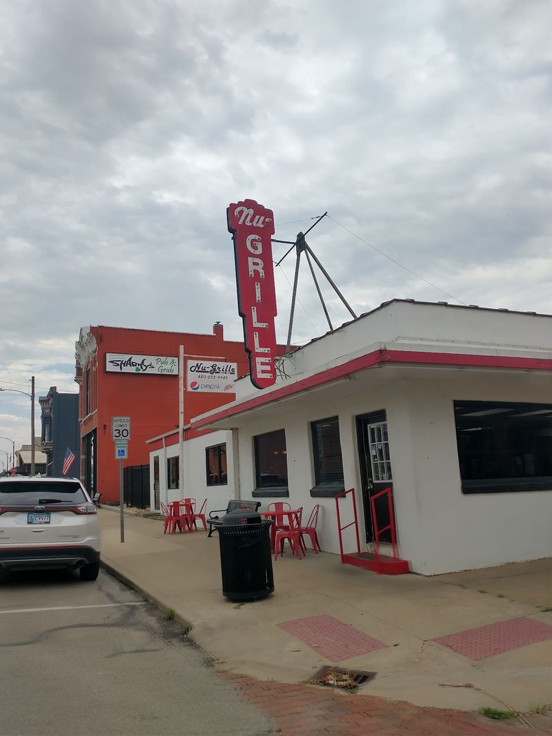 Nu-Grille: Old-School Bites Near a Frontier Fort