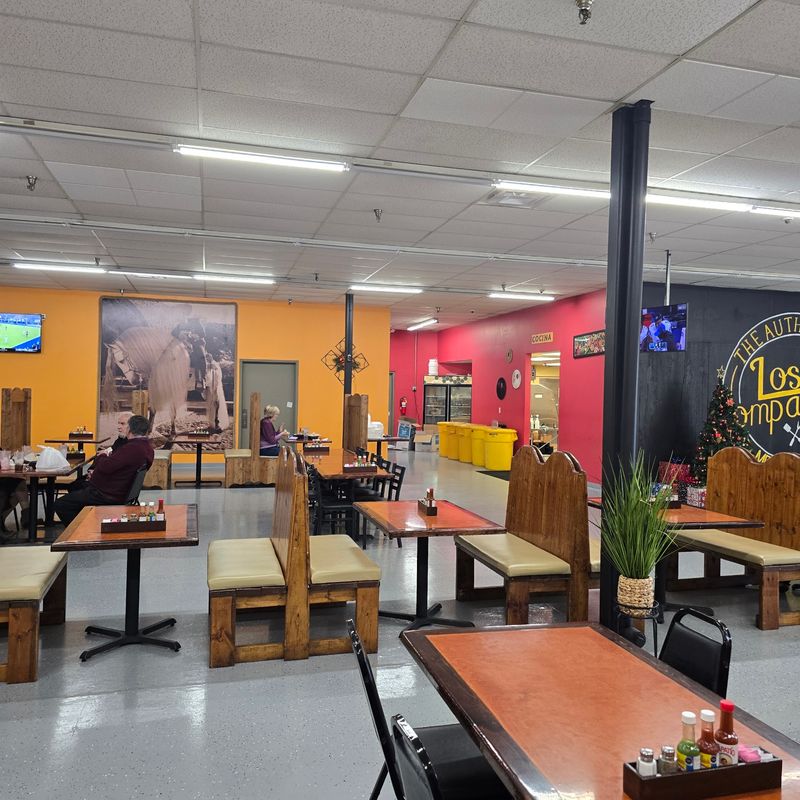 Los Compadres Mexican Grill