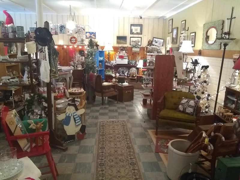 Front Porch Antiques, Ottawa, Kansas