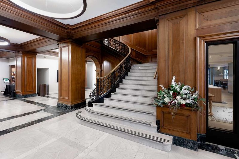 Hotel Fort Des Moines, Curio Collection by Hilton, Des Moines