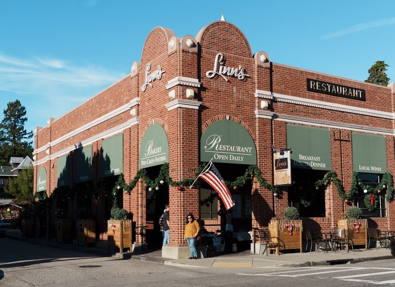 A Berry Landmark on Main Street