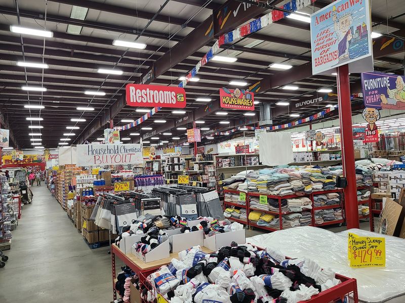 The Bargain Outlet That Feels Like a Flagship