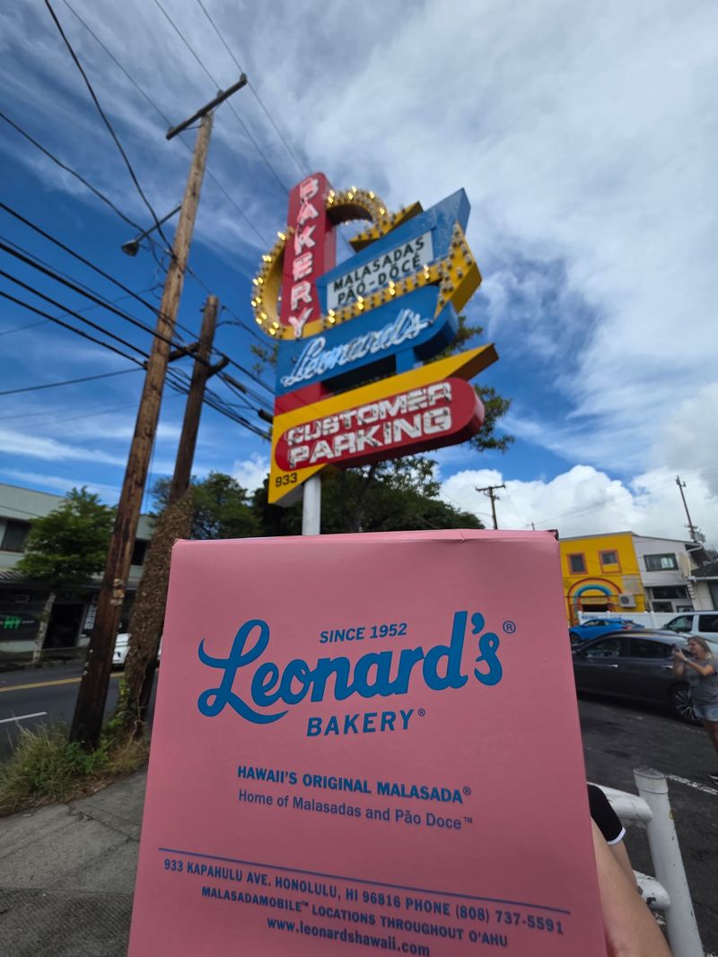A Honolulu Bakery That Has Been Making Hawaiian Favorites Since 1952