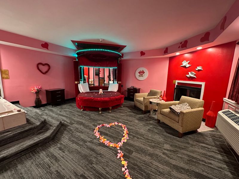A Couples-Only Retreat Just Minutes From Two Interstates