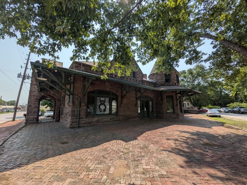 Breakfast Here Comes With A Side Of Railroad History