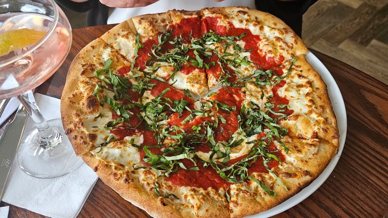 A Pizza Story Worth Chasing Across Iowa