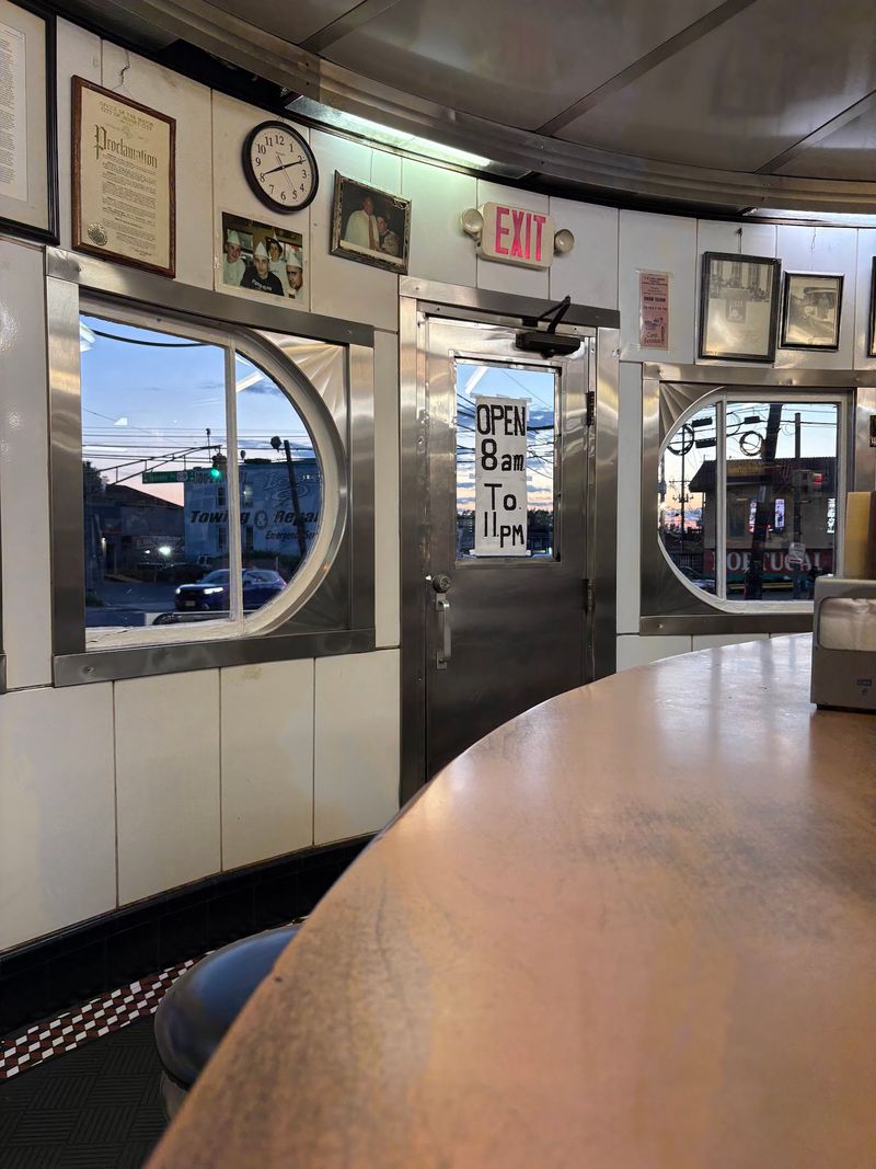 A Pavilion From The Future Ended Up Serving Burgers On A Truck Route