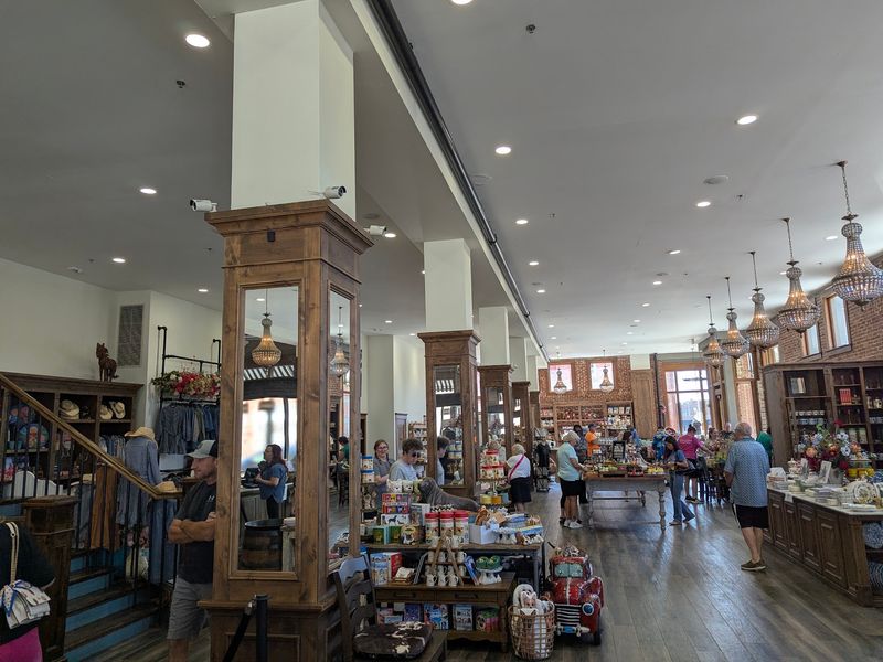 One Stop Covers Breakfast, Shopping, And Dessert Without Moving Your Car