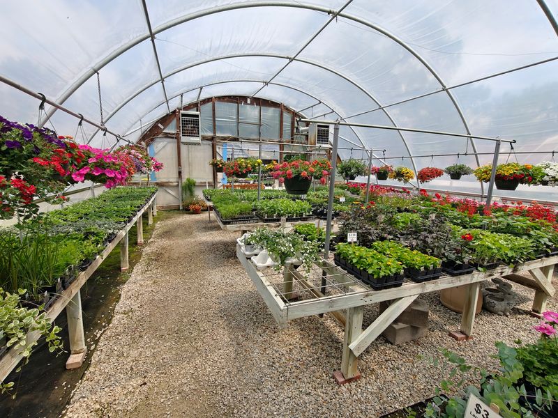 Four Decades Of Growing Means These Folks Know Their Dirt