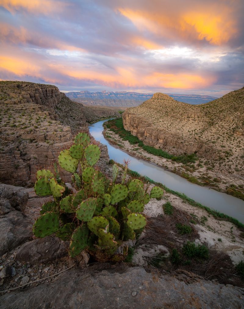 The Enormous Rio Grande Bend That Gave This Texas National Park Its Name