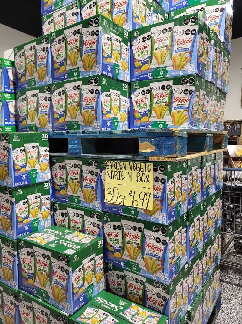 Salvage Groceries Give The Shelves A Different Rhythm