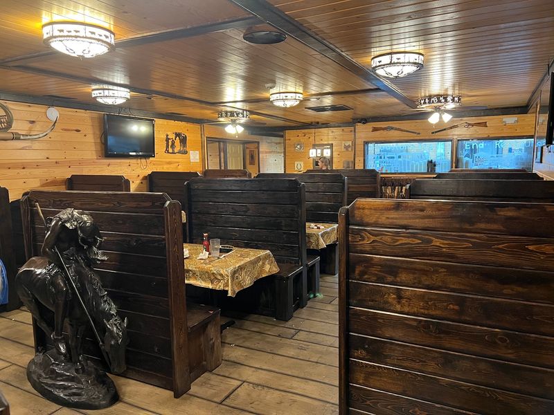 Houston's Trail's End Restaurant