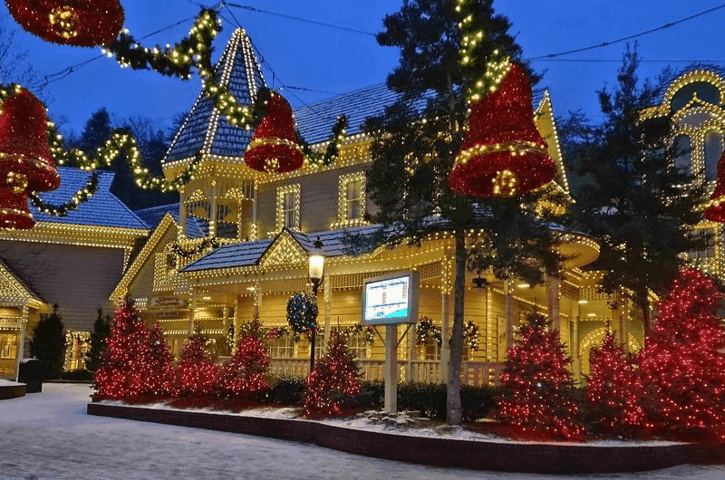 Craftsman's Valley Feels Like Christmas In An Old Mountain Town