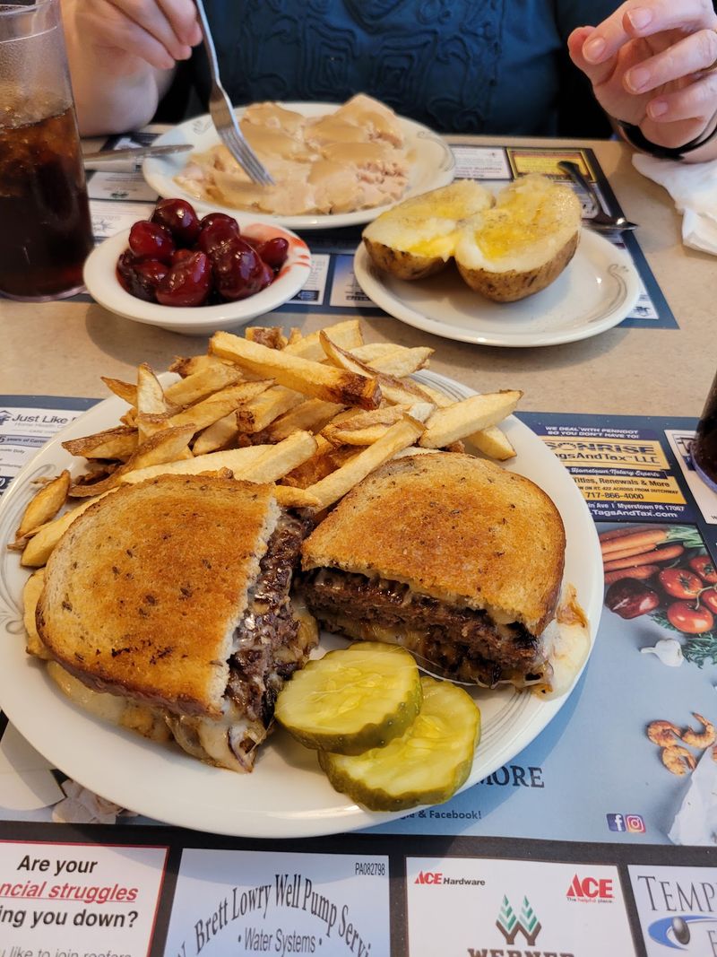 The Hot Turkey Sandwich Under a Gravy Blanket