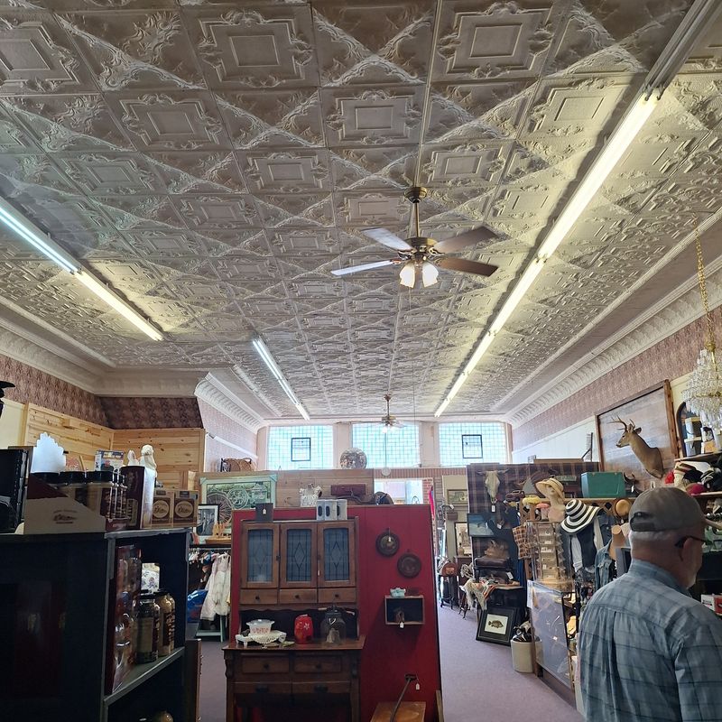 The Dustie Shelf, Council Grove, Kansas