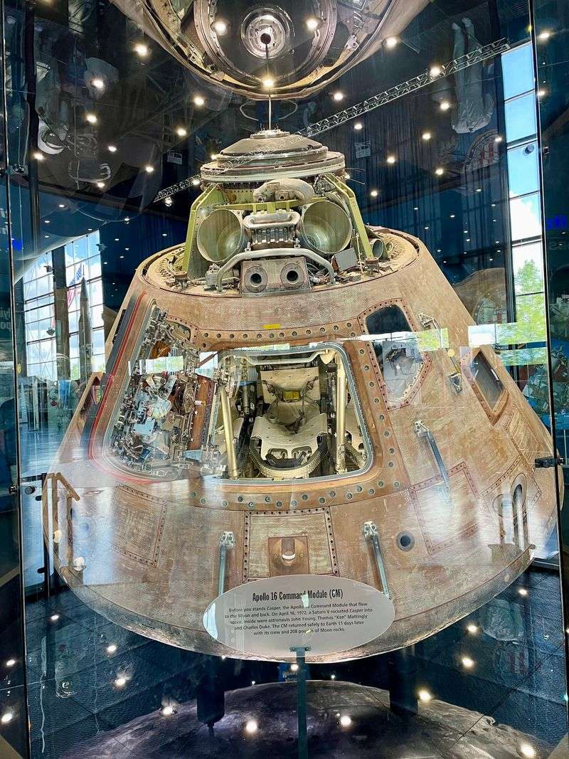 Live Like An Astronaut For A Few Minutes In The Space Station Exhibit