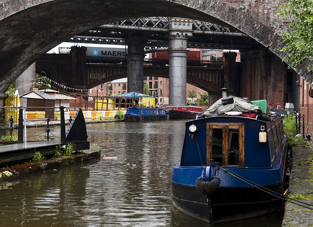 Castlefield Canal' - The canal is both a site of leisure and a home today. (Photo: Joe Dunckley via Flickr)