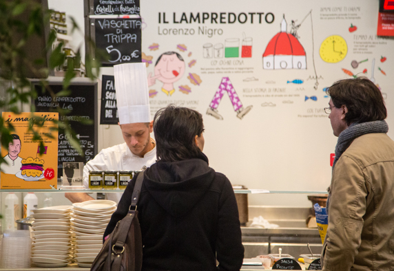 Tripe o'clock at the lampredotto stall in Mercato Centrale (Photo: Chris Allsop)
