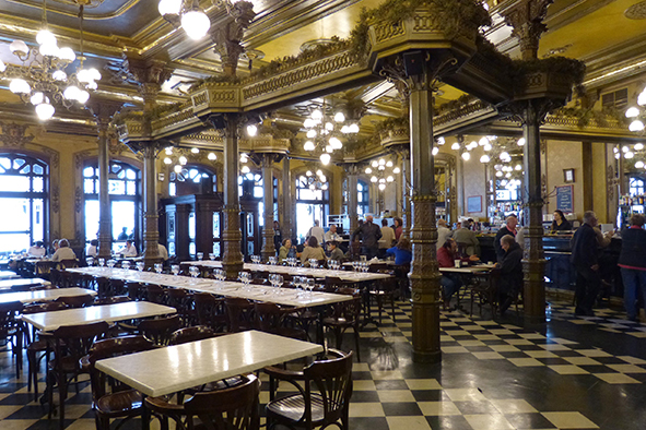 The interior of the Cafe Iruna in Pamplona (Photo: Juan Tiagues via Flickr)