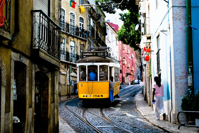 travel magazine portugal