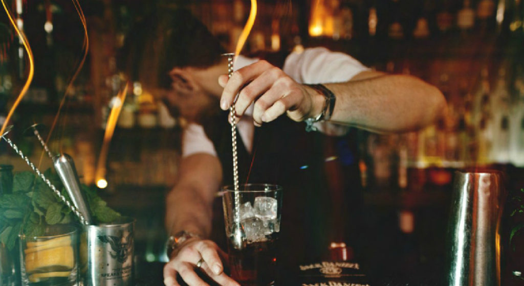 Whipping up a cocktail at Smokin' Aces (Photo: via Smokin' Aces)