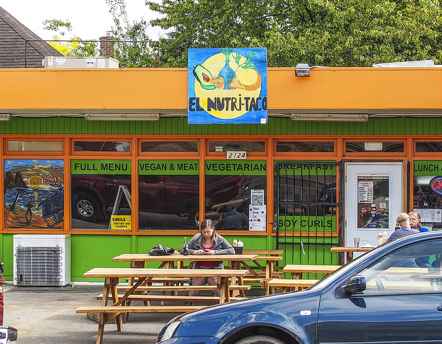The storefront of El Nutri Taco (Photo: Rebecca Dru via Flickr)