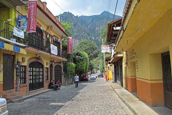 Tepozteco Avenue, Tepoztlan (Photo: Alejandra Alcalde Arreola)