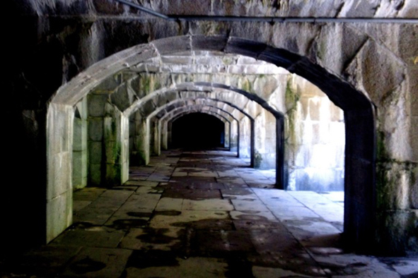 Explore the remains of a Civil War-era Fort Totten (Photo: Terry Ballard via Flickr)