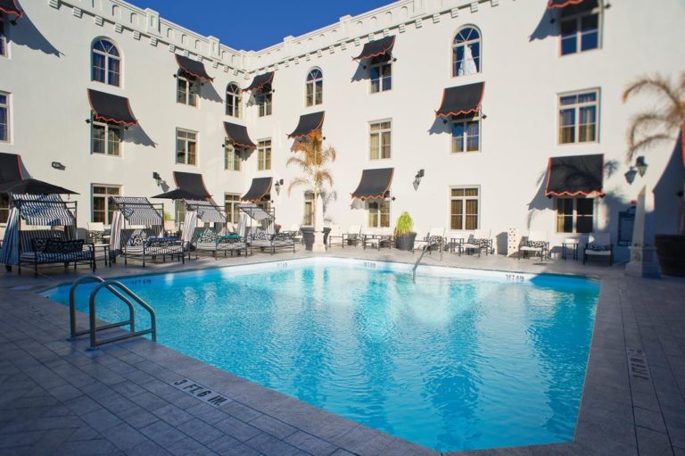 Editor Picks: Best Hotels in Downtown St. Petersburg