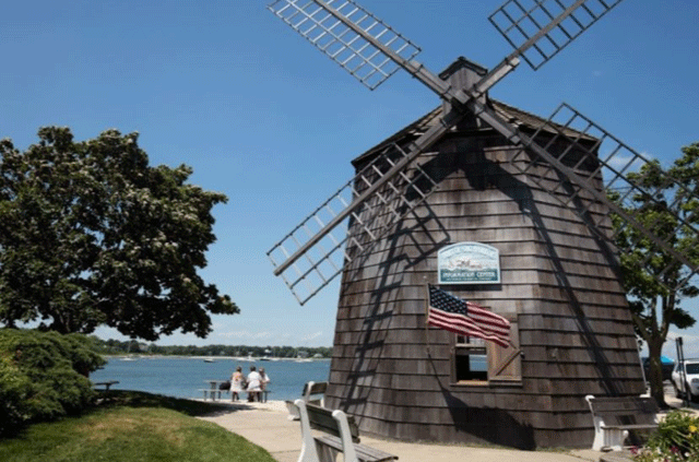 The Hamptons, Sag Harbor & Outlet Shopping Day Trip