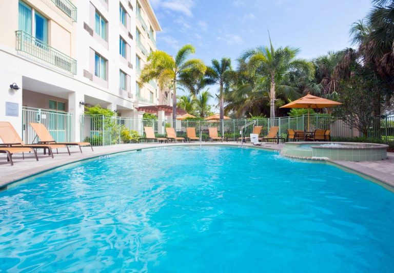 Editor Picks: The Best Cheap Hotels in Ormond Beach